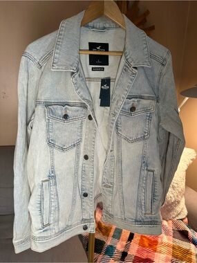 Hollister Light Wash Denim Jacket - Pale Blue Embroidered Logo on Collar